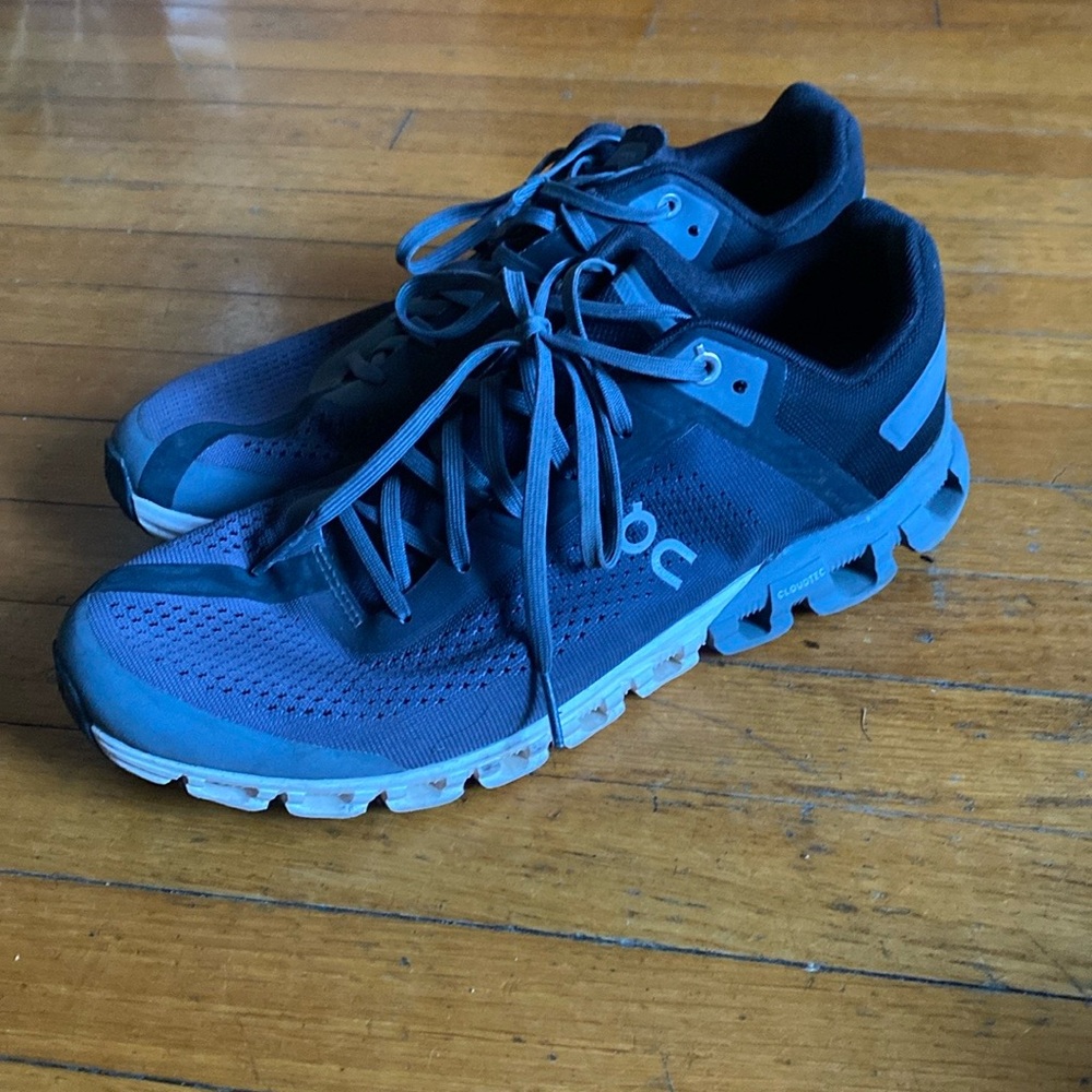 On Cloudflow 3 Mens Running Shoes black
